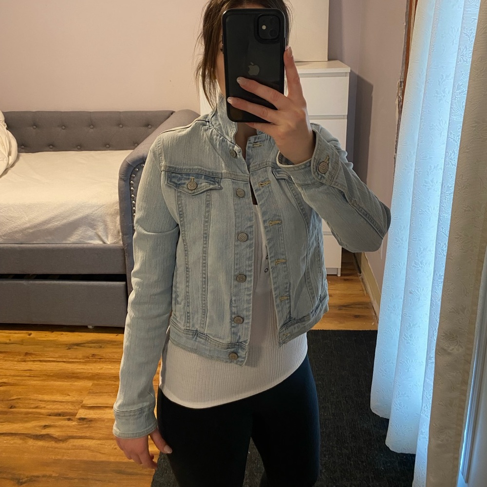 Denim jacket. - Picture 2 of 7